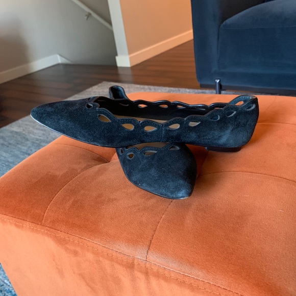 Banana Republic Black Suede Scalloped Flats Size 7 - Picture 3 of 5